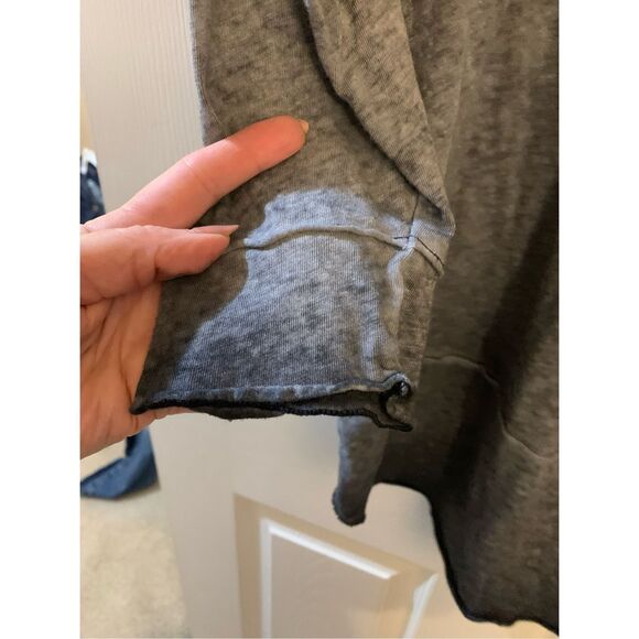 FREE PEOPLE “WE THE FREE” VINTAGE TOP GRAY RAW HEM AND CUFFS TOP SZ S - Picture 11 of 11